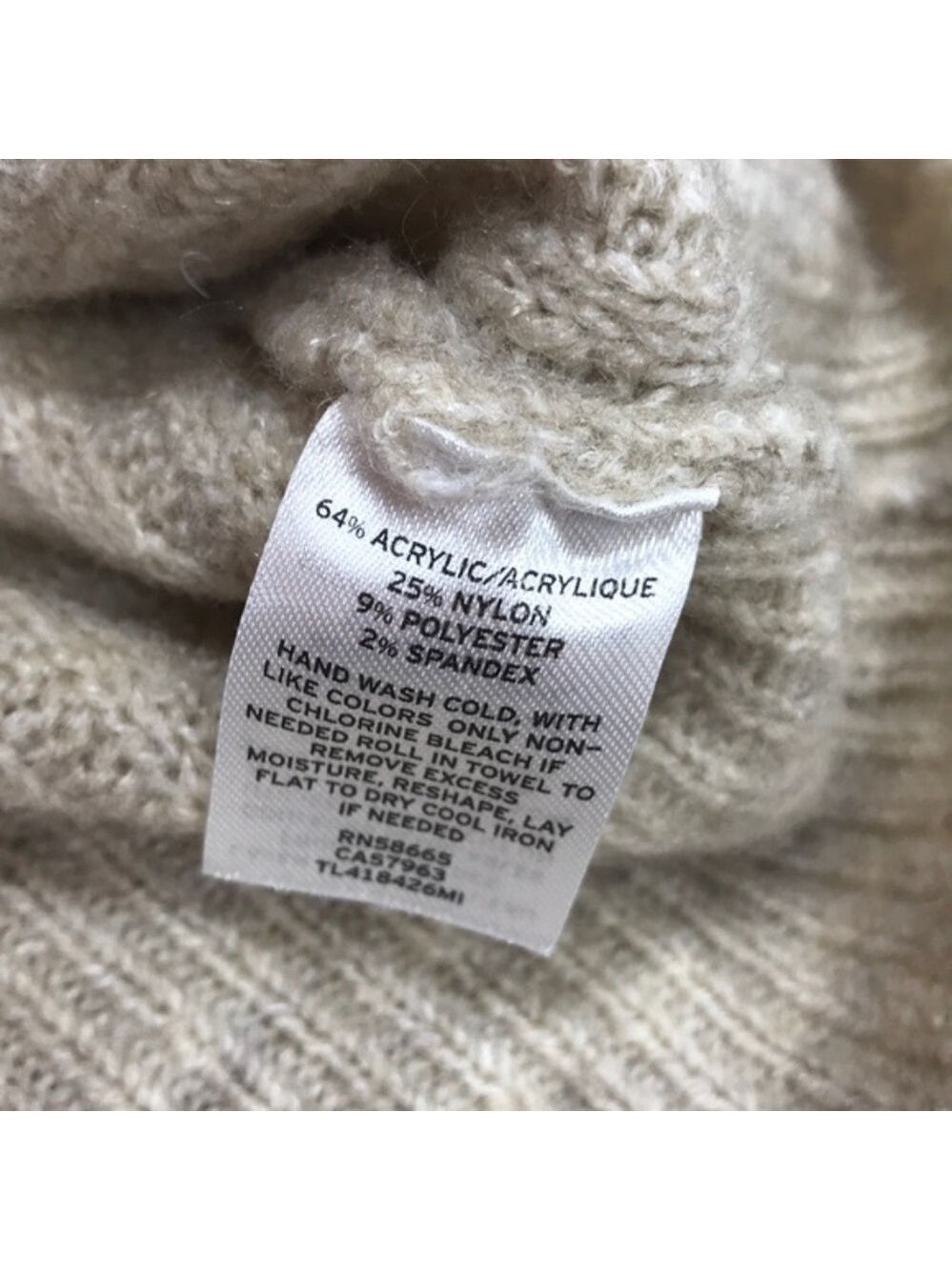 Leith Ribbed Puff Shoulder Sweater - Picture 6 of 8